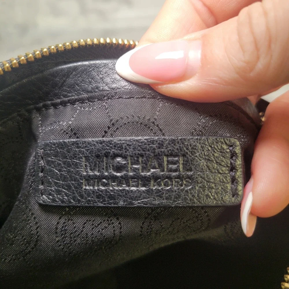Michael Kors‎ Black Pebbled Leather Crossbody Bag Gold Hardware Front Zip Pocket